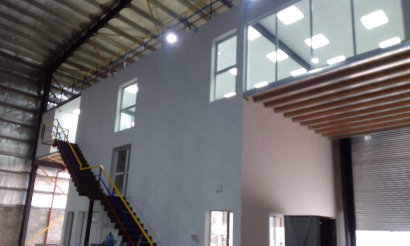 Entrepisos y edificios metálicos — losas SteelDeck y montaje industrial