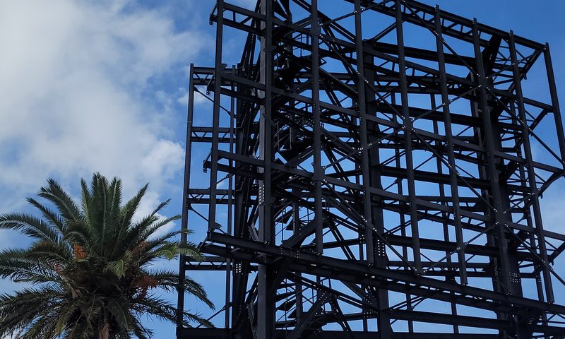 Estructuras metálicas especiales — escaleras industriales y soportes